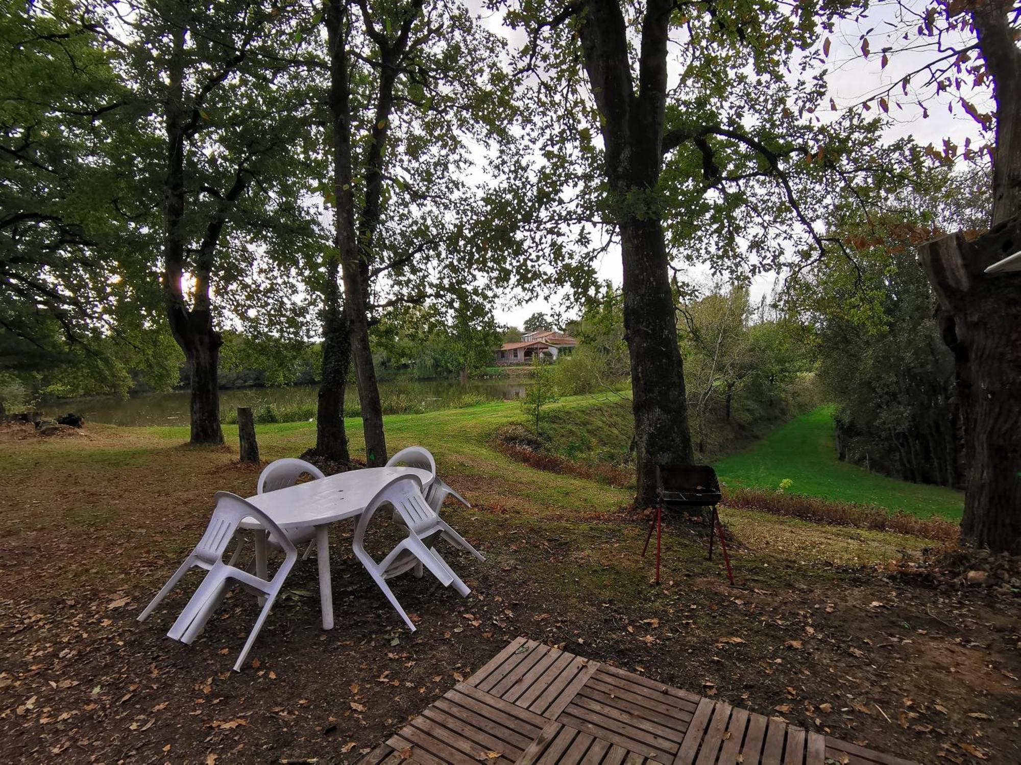 Camping De La Chagnee Saint-Aubin-le-Cloud Værelse billede